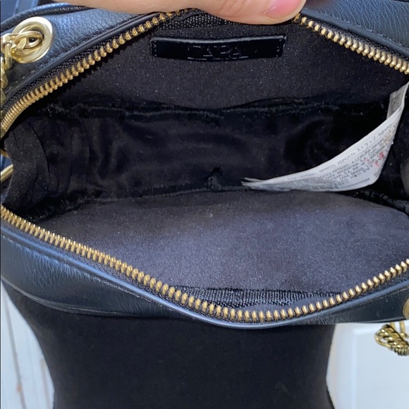 Black faux leather crossbody with gold chain - Picture 7 of 9
